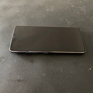 I’m selling a LG G7 Thinq.
